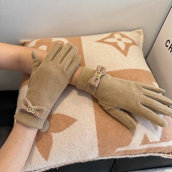 Chanel plush thermal gloves - Picture 4 of 8